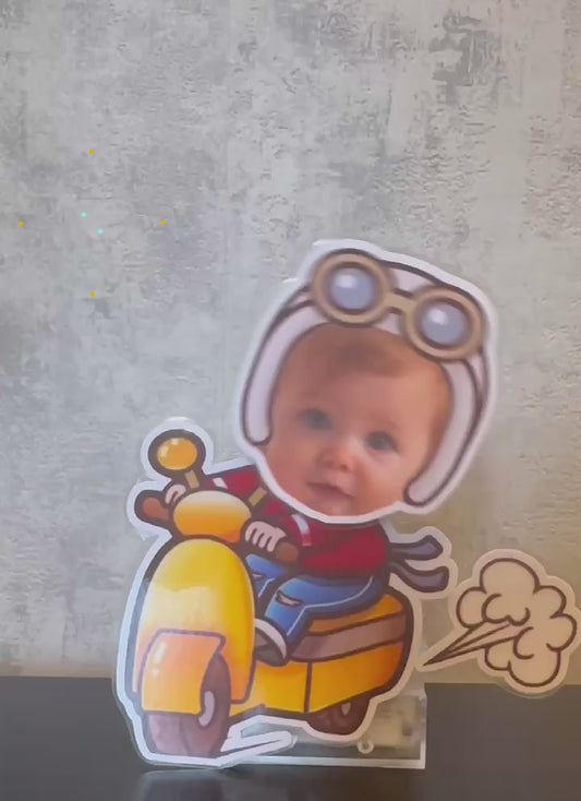 muñequito que mueve la cabeza personalizado Vespa de bebé